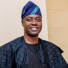 Makinde directs Oyo workers to wear Aso Oke every Thursday